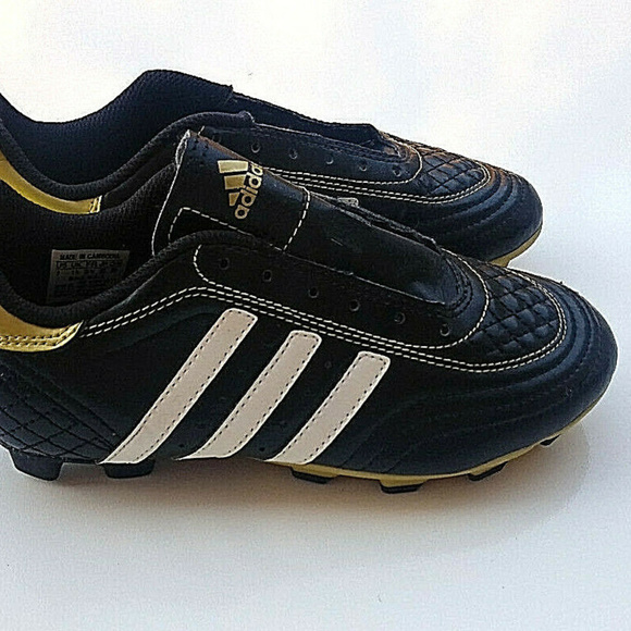 Adidas Boys Soccer Shoes Size US 2 - Picture 1 of 7
